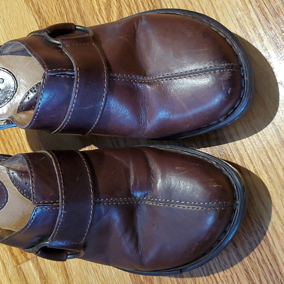 Born leather clogs. Size 6. Brown. Great shape, these shoes will last fo… - Picture 8 of 9